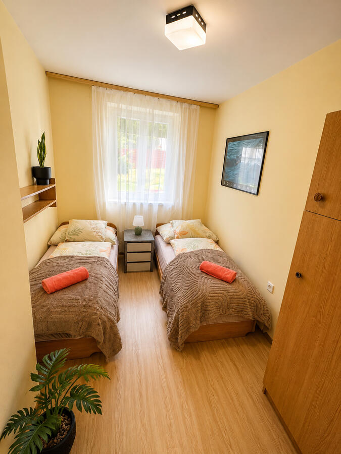 Hálószoba 1 Manna Igal Apartman szállás közel az Igali gyógyfürdőhöz és a Balatonhoz